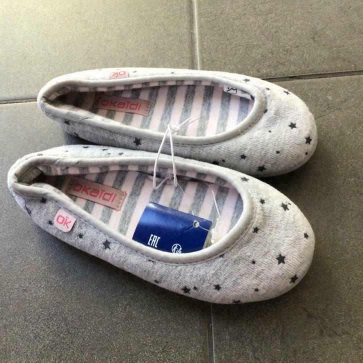 Pantoffels meisje maat 26 - GLOEDNIEUW, Kinderen en Baby's, Kinderkleding | Schoenen en Sokken, Nieuw, Overige typen, Meisje, Ophalen of Verzenden