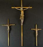 3 kruisbeelden : 3 kruisbeelden in verguld koper, Antiek en Kunst, Ophalen of Verzenden