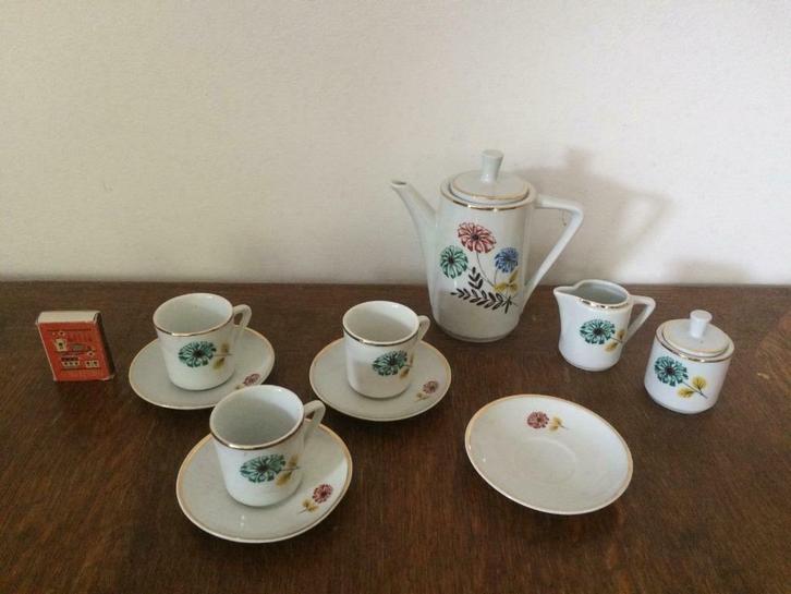 Kinderservies ouderwets jaren 60 klein kop schotel pot potje, Huis en Inrichting, Keuken | Servies, Gebruikt, Kop(pen) en/of Schotel(s)