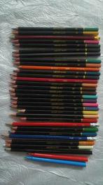 Lot de crayons artist quality, Hobby & Loisirs créatifs, Dessin, Utilisé, Enlèvement ou Envoi