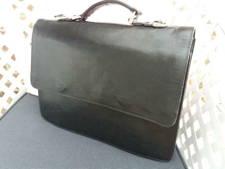 élégante mallette  en cuir noir, excellent état, Computers en Software, Laptoptassen, Zo goed als nieuw, Verzenden