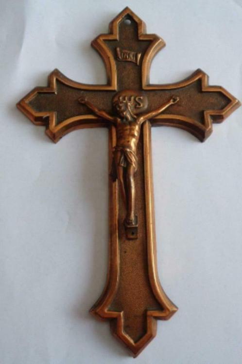 Crucifix en cuivre. Vintage, Antiquités & Art, Curiosités & Brocante, Enlèvement ou Envoi