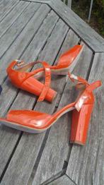 Pumps M39 les autres, Nieuw, Oranje, Ophalen of Verzenden, Pumps