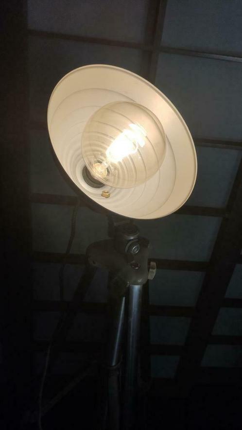 Design staande lamp. Uniek exemplaar, niet van Okoja., Huis en Inrichting, Lampen | Vloerlampen, Nieuw, Ophalen of Verzenden