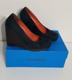 donkerblauwe sleehak Ragazzi nubuck maat 37, Kleding | Dames, Blauw, Ophalen of Verzenden, Zo goed als nieuw, Schoenen met hoge hakken