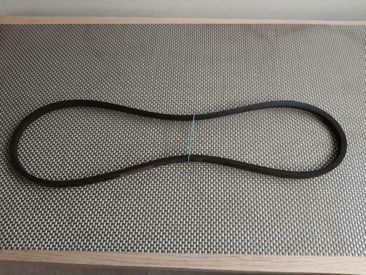 V - riem v - snaar, aandrijfriem,1é 13 x 1320, 2é :13 x 1250, Doe-het-zelf en Bouw, Gereedschap | Overige machines, Zo goed als nieuw