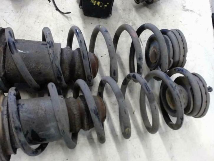 Ressort  amortisseur  arriere  PEUGEOT BIPPER, Autos : Pièces & Accessoires, Carrosserie & Tôlerie, Haillon arrière, Peugeot, Avant