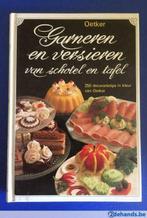 Garneren en versieren van schotel en tafel - retro!, Boeken, Ophalen of Verzenden, Gelezen