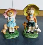 2 beeldjes stijl Hummel kinderen met parasol en dier, Comme neuf, Humain, Enlèvement ou Envoi