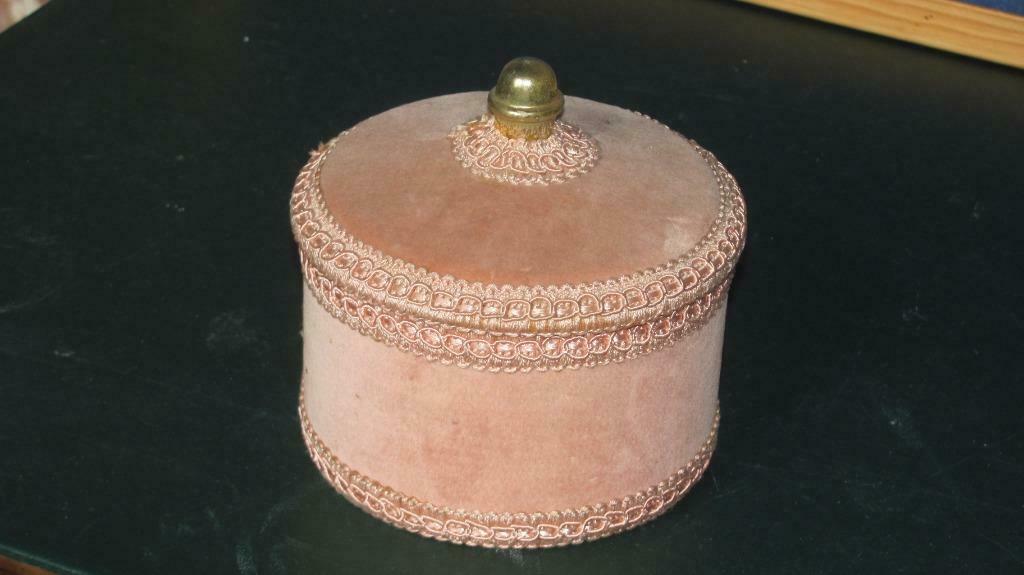 Poederdoos, Enlèvement