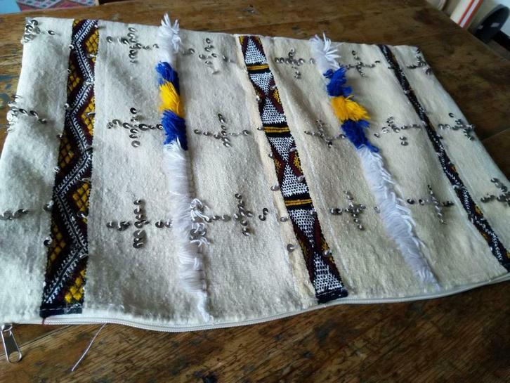 Oreiller marocain Handira berbère kilim kilim, Maison & Meubles, Accessoires pour la Maison | Coussins, Comme neuf, Autres couleurs