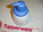 Tupperware Oceano zeep / gel dispenser met pompje, Huis en Inrichting, Ophalen of Verzenden, Zo goed als nieuw, Blauw