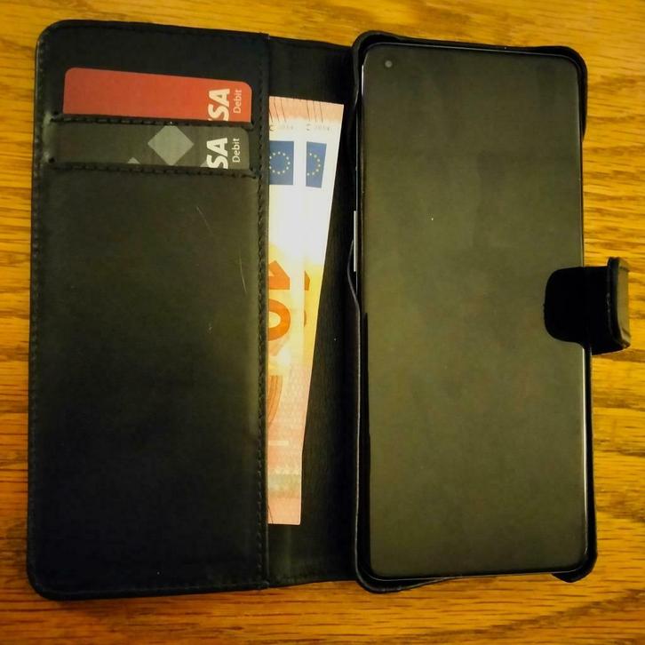 Hoes / Flip Cover voor OnePlus 8 Pro, Telecommunicatie, Mobiele telefoons | Hoesjes en Screenprotectors | Apple iPhone, Zo goed als nieuw