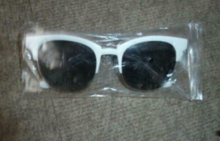 zonnebril RODENBACH Palm Breweries - Roeselare " Nieuw ", Collections, Marques de bière, Neuf, Autres types, Autres marques, Enlèvement ou Envoi