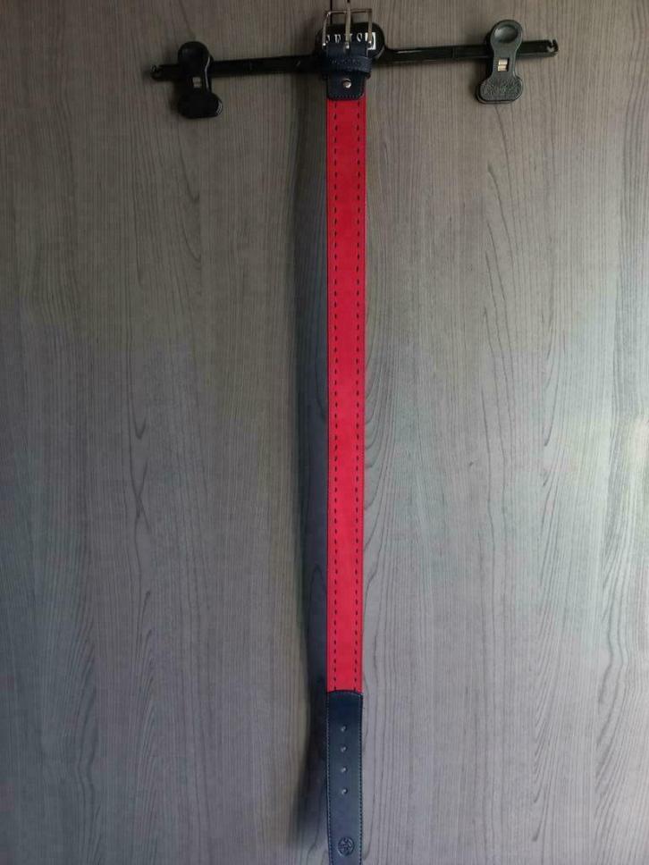 Rode broeksriem van Varones ( maat medium ), Kinderen en Baby's, Kinderkleding | Overige, Nieuw, Jongen, Ophalen of Verzenden