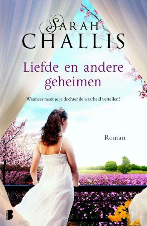 LIEFDE EN ANDERE GEHEIMEN - Sarah CHALLIS, Boeken, Romans, Zo goed als nieuw, Nederland, Ophalen of Verzenden