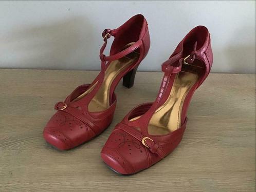 Pumps met riempjes esprit maat 37, Kleding | Dames, Schoenen, Zo goed als nieuw, Pumps, Rood, Ophalen of Verzenden