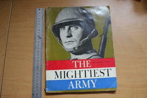 US WW2-boek "The Mightiest Army" uit 1945, Verzamelen, Militaria | Tweede Wereldoorlog, Landmacht, Boek of Tijdschrift, Verzenden