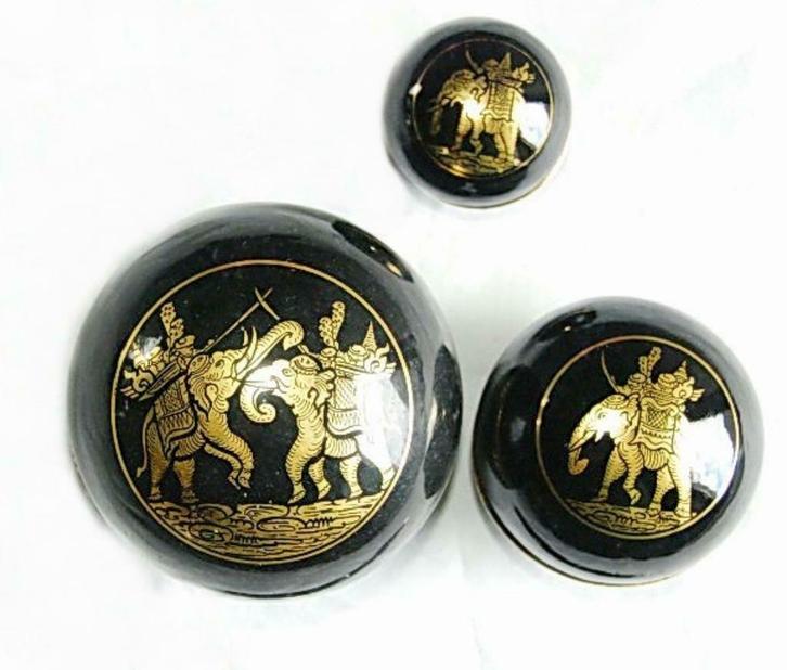 Set van 3 zwart gelakte houten kisten - goud F122, Antiek en Kunst, Kunst | Niet-Westerse kunst, Ophalen of Verzenden