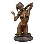 statue en bronze d'un nu posant - signée nino oliviono