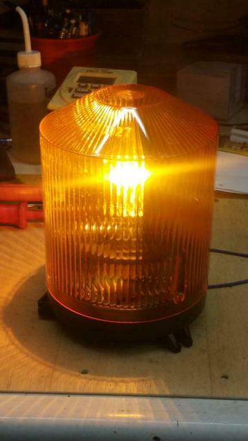 jw0885: nieuwe zeer krachtige zwaailamp (70W) op 24V., Enlèvement, Neuf, Autres marques, Éclairage