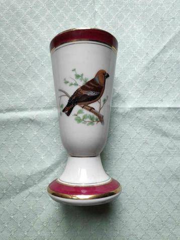 Vase porcelaine beschikbaar voor biedingen