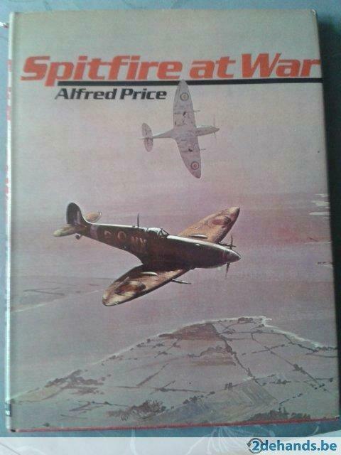 Spitfire at War, Boeken, Oorlog en Militair, Gelezen, Ophalen of Verzenden