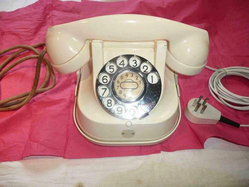antieke ivoorkleurige RTT-telefoon uit 1956 (nr. 5), Telecommunicatie, Vaste telefoons | Niet Draadloos, Gebruikt, Bakeliet, Ophalen of Verzenden