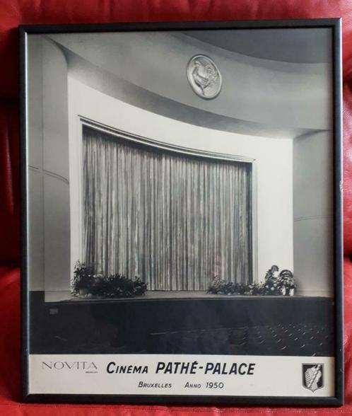 2 foto's Pathé-Palace Cinema Brussel 1950, Verzamelen, Posters, Zo goed als nieuw, Reclame, Deurposter of groter, Rechthoekig Staand