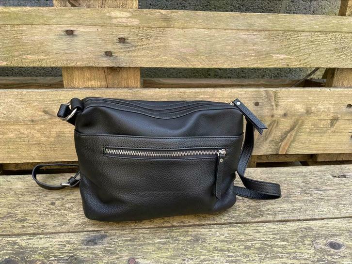 Kleine zwarte handtas / C&A, Handtassen en Accessoires, Tassen | Damestassen, Nieuw, Handtas, Zwart, Ophalen of Verzenden