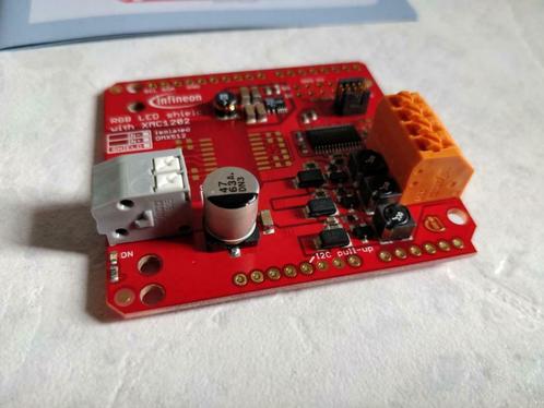 Infineon RGB LED shield, Hobby en Vrije tijd, Elektronica-componenten, Nieuw, Ophalen of Verzenden
