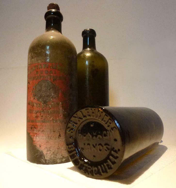 Janos Hunyadi Flessen - Bitterquelle Saxlehner 1860, Antiek en Kunst, Curiosa en Brocante, Verzenden