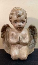 ANGELOT AGENOUILLE EN TERRE CUITE PEINTE, Antiquités & Art, Enlèvement ou Envoi