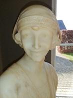 Buste in albast van jonge dame, Antiek en Kunst, Ophalen
