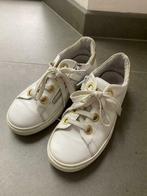 Witte sneakers maat 35, Ophalen