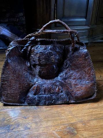 Très ancien sac en croco daté de 1890