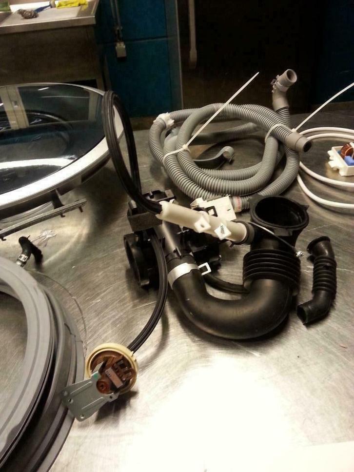 onderdelen wasmachine, Elektronische apparatuur, Wasmachines, Zo goed als nieuw, Voorlader, 8 tot 10 kg, Ophalen of Verzenden