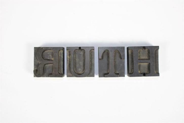 Oude drukletters "RUTH", Antiek en Kunst, Curiosa en Brocante, Ophalen of Verzenden