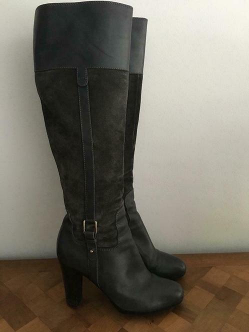 Bottes en cuir et daim grises de Sergio Rossi - 37.5, Vêtements | Femmes, Chaussures, Porté, Bottes hautes, Gris, Envoi