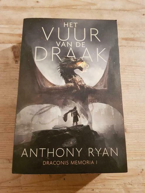 Anthony Ryan - 1 Het Vuur van de Draak, Boeken, Fantasy, Gelezen, Ophalen of Verzenden