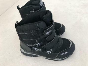 Après ski enfant / Snow boots, Enfants & Bébés, Enlèvement ou Envoi, Comme neuf, Bottes, Garçon ou Fille