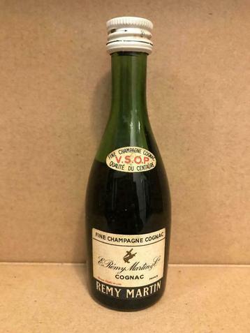 Cognac Rémy Martin - Mignonnette d'alcool - 5 cl - France, Enlèvement ou Envoi, Pleine, Utilisé, Autres types