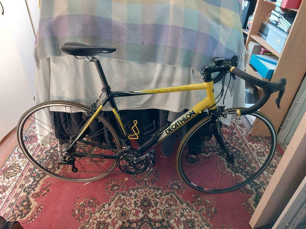 ② Koersfiets Decathlon sport 7.3 — Fietsen | Racefietsen — 2dehands