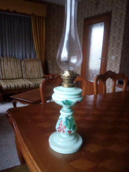Qinquet (kerosinelamp) met de hand beschilderd in opaline 19, Antiek en Kunst, Antiek | Woonaccessoires, Ophalen of Verzenden