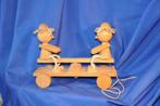 § jouet en bois ancien a tirer balancelle 2 personnages, Enlèvement ou Envoi