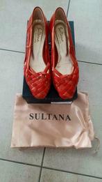 Chaussures tressées rouges Sultana à talon transparent, tail, Chaussures basses, Comme neuf, Rouge, Enlèvement ou Envoi