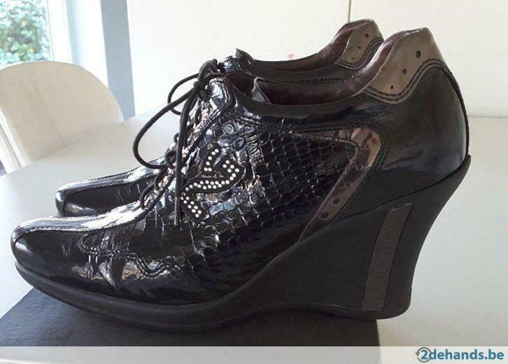 Zwarte plateausneakers dames Nero Giardini ruime 38, Kleding | Dames, Schoenen, Gedragen, Sneakers, Zwart, Ophalen of Verzenden