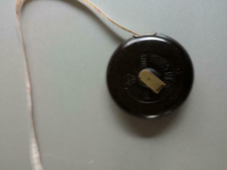 Bakelieten rolmeter.. meetlint van 50ft....15meter, Antiek en Kunst, Antiek | Gereedschap en Instrumenten, Ophalen of Verzenden