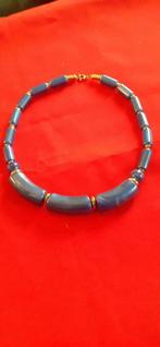 Collier ras de cou synthétique bleu, Handtassen en Accessoires, Kettingen, Ophalen of Verzenden, Zo goed als nieuw, Blauw, Kunststof