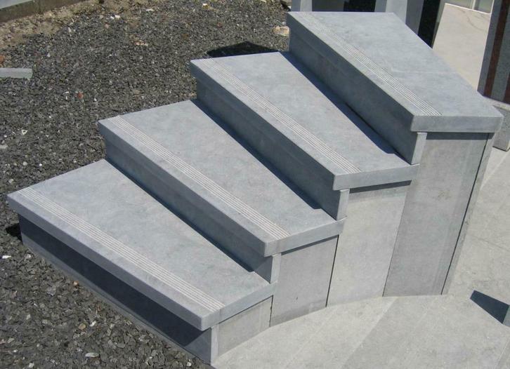 Escalier en pierre bleue belge de 4 marches, Tuin en Terras, Tuinhekken en Hekwerk, Nieuw, Overige typen, Overige materialen, Ophalen